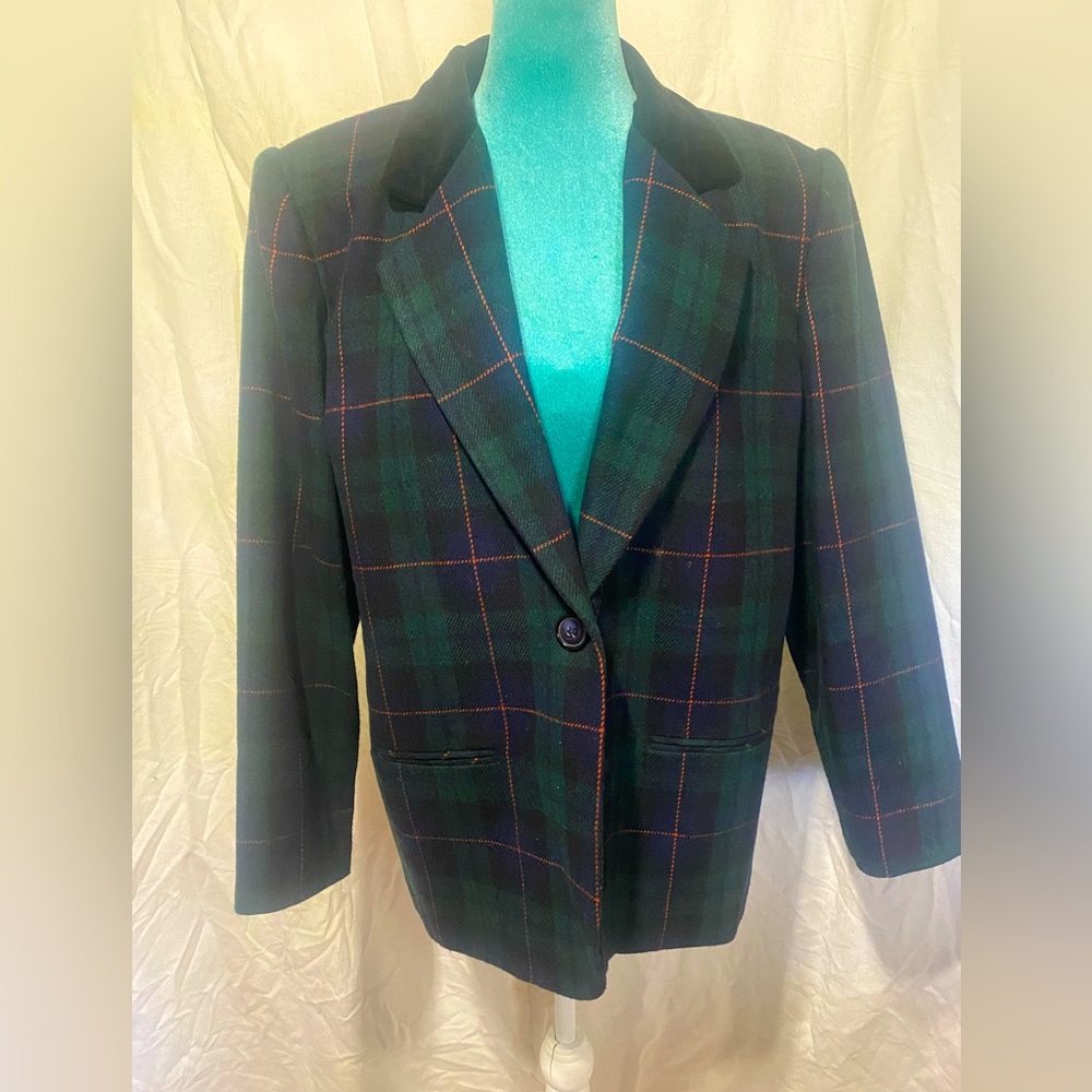 Sag Harbor: vintage plaid blazer with velvet collar